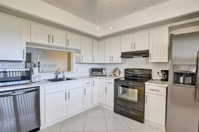 13105 SW 16th #407L, Pembroke Pines, FL 33027 - Photo 3