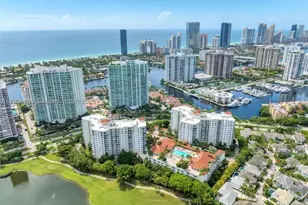 19900 E Country Club, Aventura, FL 33180 - Photo 31