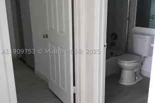 438 NE 210th Circle, Miami, FL 33179 - Photo 9