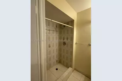 438 NE 210th Cir #202-4B, Miami, FL 33179 - Photo 13
