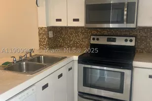 438 NE 210th Circle, Miami, FL 33179 - Photo 5