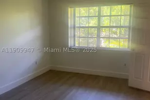 438 NE 210th Circle, Miami, FL 33179 - Photo 17