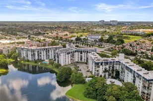 9686 Fontainebleau, Miami, FL 33172 - Photo 13