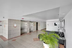 9686 Fontainebleau, Miami, FL 33172 - Photo 29
