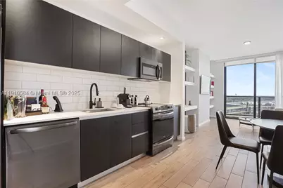 398 NE 5th #1811, Miami, FL 33132 - Photo 3