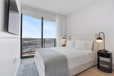 398 NE 5th #1811, Miami, FL 33132 - Photo 11