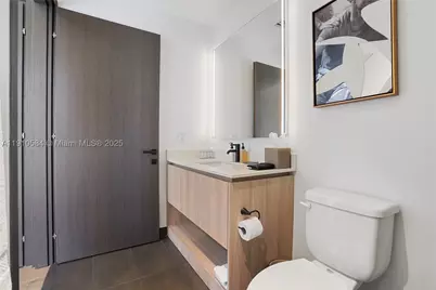 398 NE 5th #1811, Miami, FL 33132 - Photo 21
