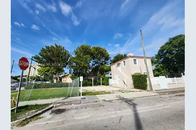 243 SW 10th, Miami, FL 33130 - Photo 3