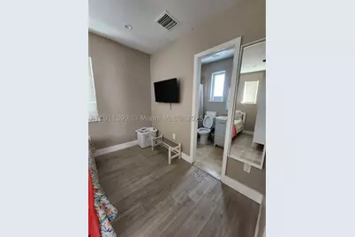 243 SW 10th, Miami, FL 33130 - Photo 9