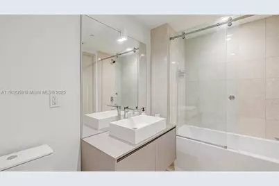 1000 Brickell #3002, Miami, FL 33131 - Photo 43