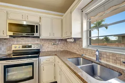 1943 Monroe #310D, Hollywood, FL 33020 - Photo 7