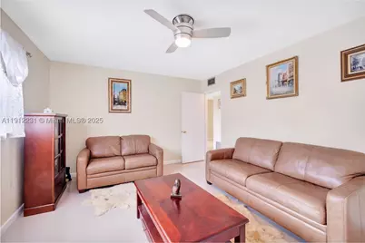 1943 Monroe #310D, Hollywood, FL 33020 - Photo 9