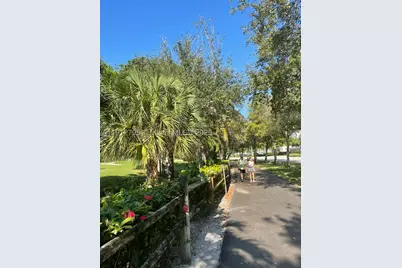 20400 W Country Club #615, Aventura, FL 33180 - Photo 9