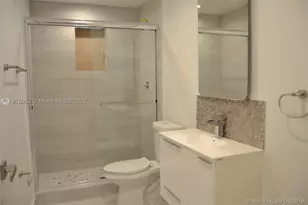 9375 Fontainebleau, Miami, FL 33172 - Photo 15