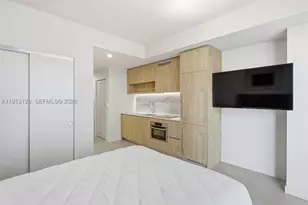 11 NE 6th, Miami, FL 33132 - Photo 13