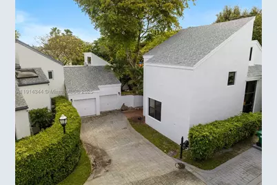 20215 W Oak Haven, Miami, FL 33179 - Photo 1
