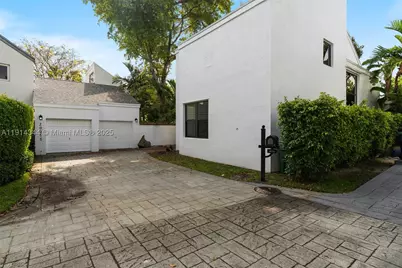 20215 W Oak Haven, Miami, FL 33179 - Photo 3