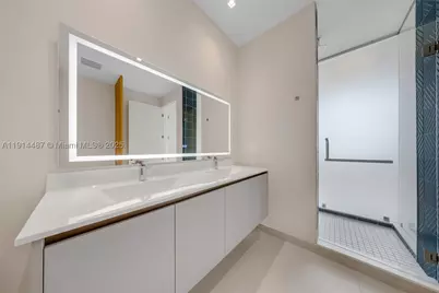 1030 15th #306, Miami Beach, FL 33139 - Photo 29