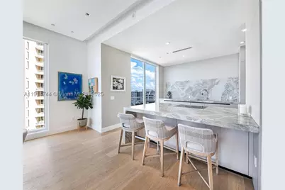 900 Brickell Key #1403, Miami, FL 33131 - Photo 11