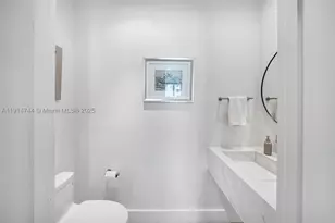 900 Brickell Key, Miami, FL 33131 - Photo 25