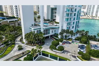 900 Brickell Key #1403, Miami, FL 33131 - Photo 27