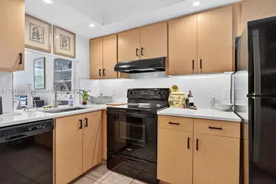 115 Royal Park #2C, Oakland Park, FL 33309 - Photo 5