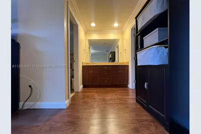 9894 Fairway Cove, Plantation, FL 33324 - Photo 17