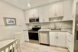 20515 E Country Club, Aventura, FL 33180 - Photo 5