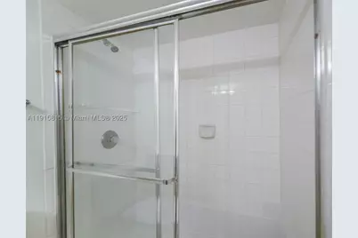 5900 Collins #506, Miami Beach, FL 33140 - Photo 21