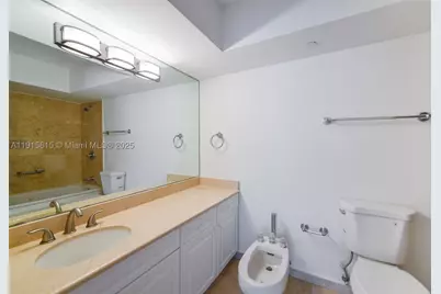 5900 Collins #506, Miami Beach, FL 33140 - Photo 13