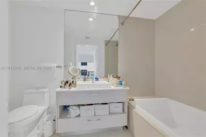 55 SW 9th #2610, Miami, FL 33130 - Photo 9