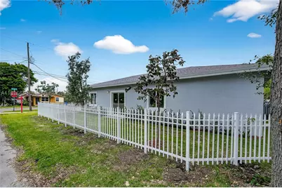 1346 NW 44th, Miami, FL 33142 - Photo 9