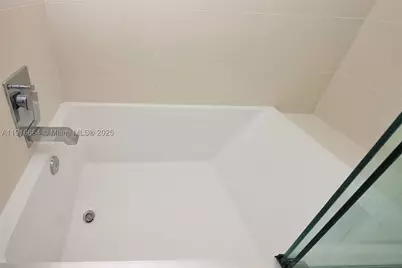 45 SW 9th #1504, Miami, FL 33130 - Photo 23