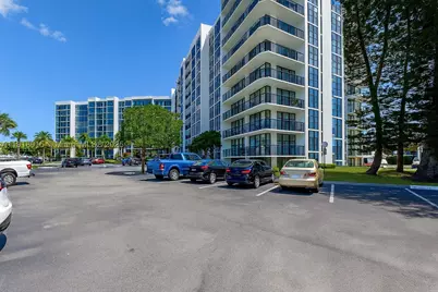 1000 Parkview #431, Hallandale Beach, FL 33009 - Photo 43