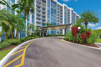 1000 Parkview #431, Hallandale Beach, FL 33009 - Photo 3