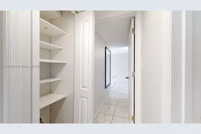 1000 Parkview #431, Hallandale Beach, FL 33009 - Photo 37