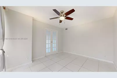 1000 Parkview #431, Hallandale Beach, FL 33009 - Photo 29