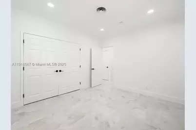 2764 NE 35th, Fort Lauderdale, FL 33306 - Photo 11