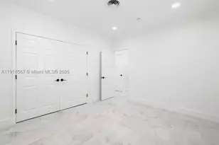 2764 NE 35th, Fort Lauderdale, FL 33306 - Photo 11