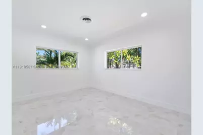 2764 NE 35th, Fort Lauderdale, FL 33306 - Photo 13