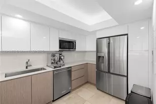 520 Brickell Key, Miami, FL 33131 - Photo 9