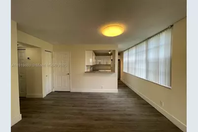 9471 Evergreen #401, Davie, FL 33324 - Photo 11