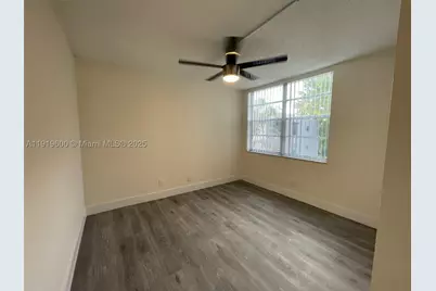 9471 Evergreen #401, Davie, FL 33324 - Photo 25