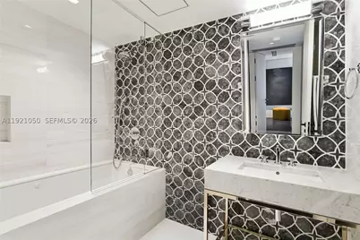 5875 Collins #902, Miami Beach, FL 33140 - Photo 17