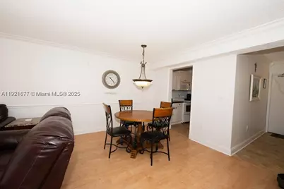 201 178th #323, Sunny Isles Beach, FL 33160 - Photo 11