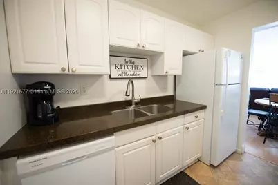 201 178th #323, Sunny Isles Beach, FL 33160 - Photo 21
