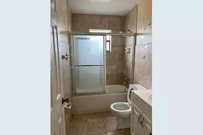 13500 NE 3rd #402, North Miami, FL 33161 - Photo 7