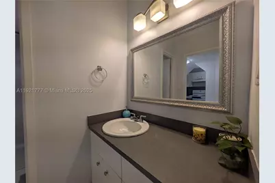 100 Lincoln #904, Miami Beach, FL 33139 - Photo 9