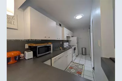 100 Lincoln #904, Miami Beach, FL 33139 - Photo 13