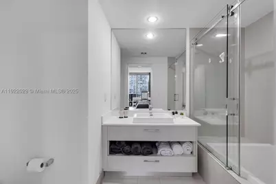 55 SW 9th #1705, Miami, FL 33130 - Photo 13